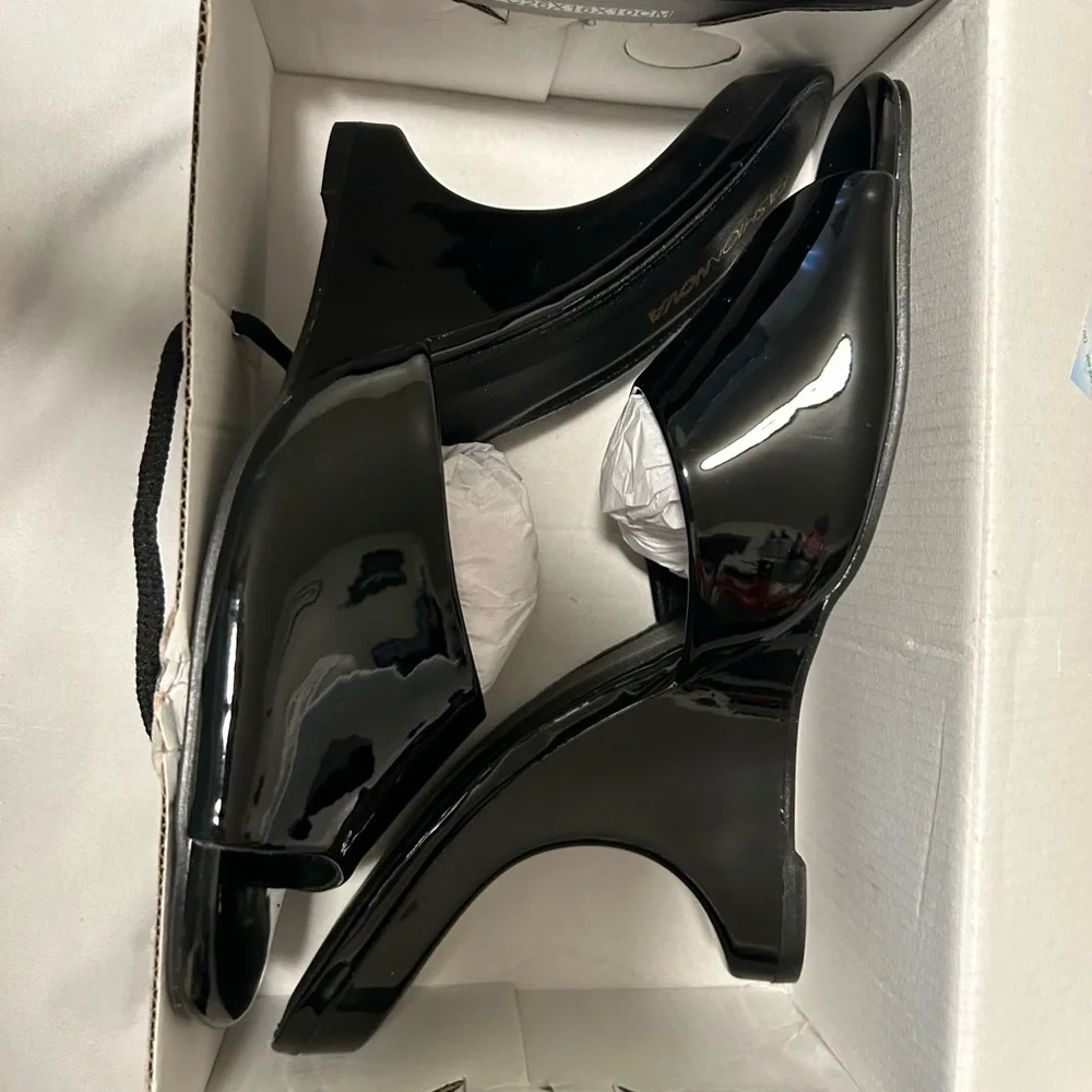 Fashion nova heels 🖤 - Picture 1 of 3